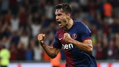 El FC Barcelona, líder de La Liga tras una goleada ante el Valencia, inicia su campaña en la Champions League este...