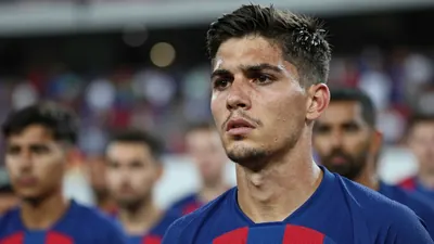Los grupos de animación del Barça denuncian una actuación policial brutal en Elche tras la detención de un aficionado y...