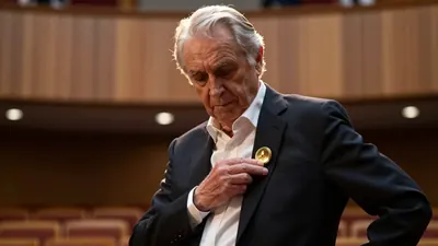 El histórico jugador y entrenador Carles Rexach fue reconocido en una ceremonia íntima por el club, que destacó su papel...