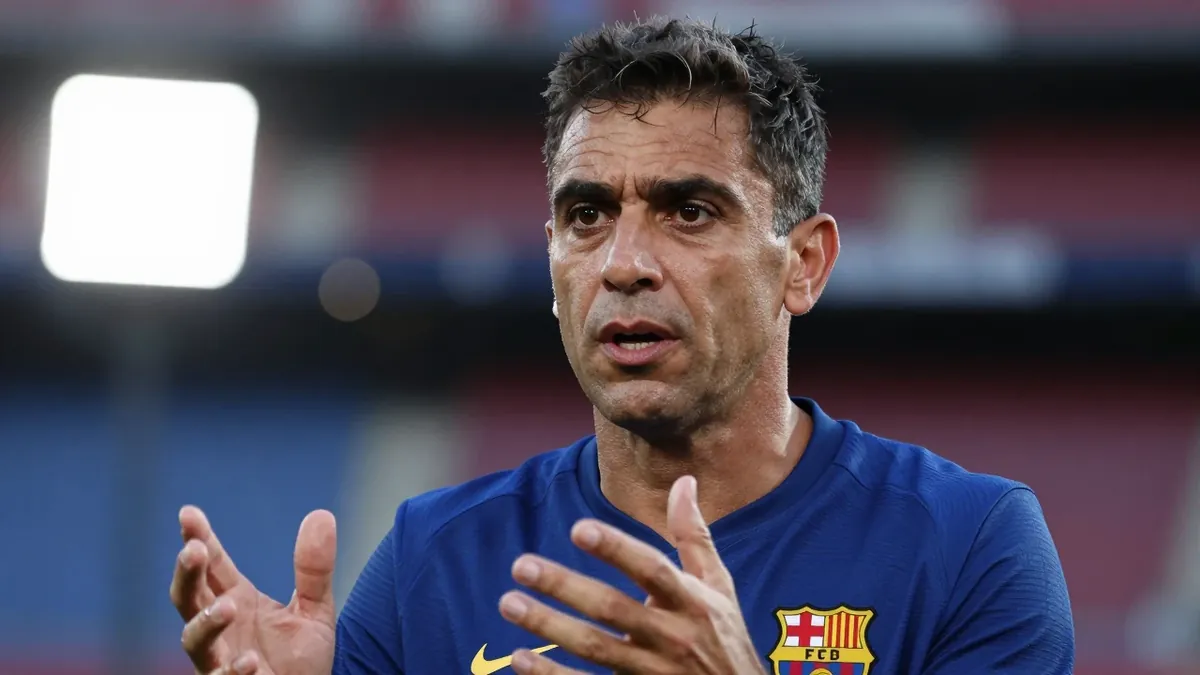 Journalist Manolo Lama analyzed Julián Álvarez's situation, stating Atlético must not give him away and Barcelona must...