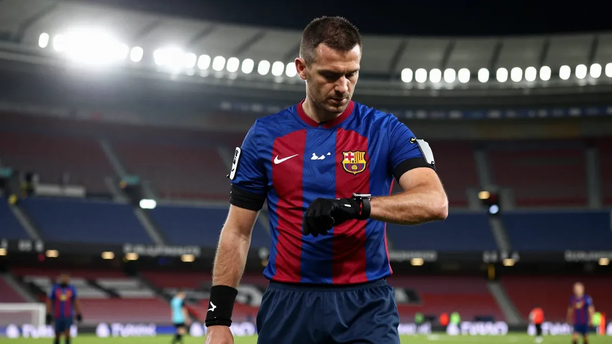 Alejandro Quintero, referee for Barcelona's opening match