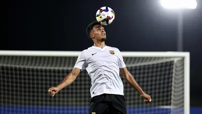 Barcelona goleó al Elche 5-0 en su debut local