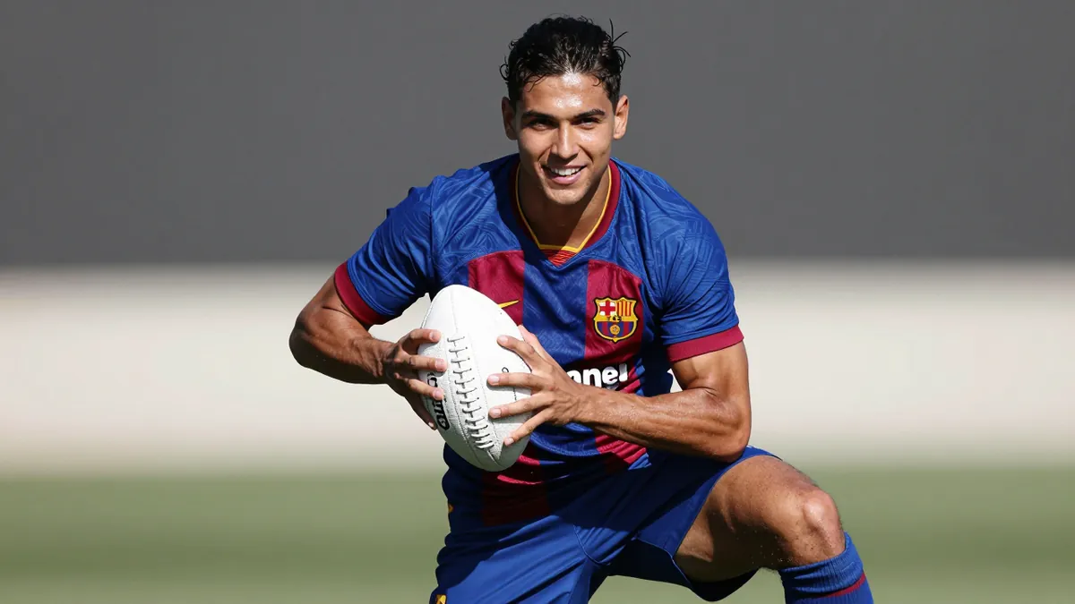Barcelona refuerza ataque con Ferran Torres y refuerza defensa