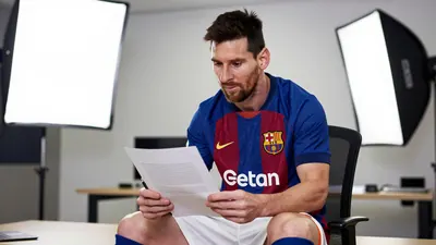 Barcelona works on multiple fronts to improve its squad