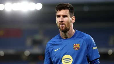 Raphinha joins Barcelona's preseason but faces injury test