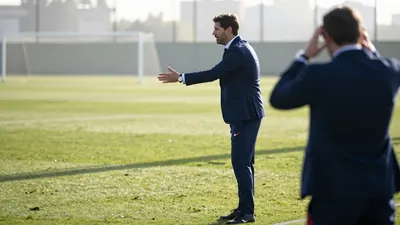 El director deportivo del Barcelona, Deco, confirmó que el fichaje del delantero argentino está descartado tras el...