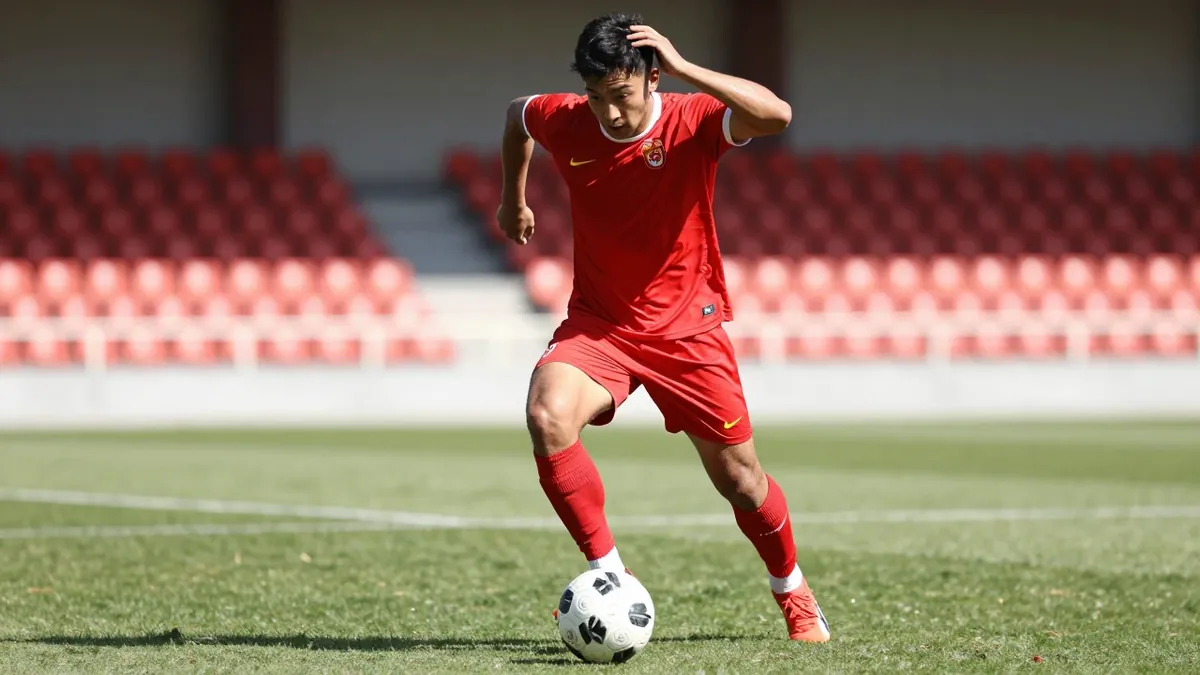 El FC Barcelona está entre los grandes clubes europeos que monitorizan al centrocampista ofensivo de 15 años Niko...